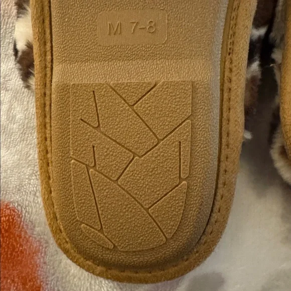 Jessica Simpson Brown Leopard Plush Slippers - Picture 7 of 8